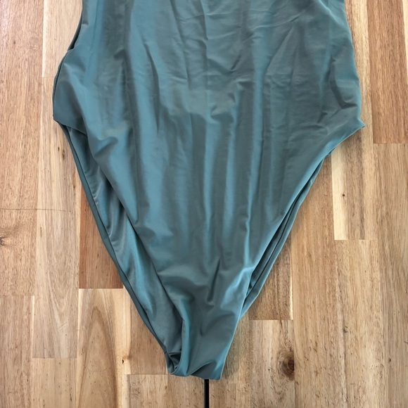 Aerie Super Scoop Cheeky One Piece - Picture 3 of 8